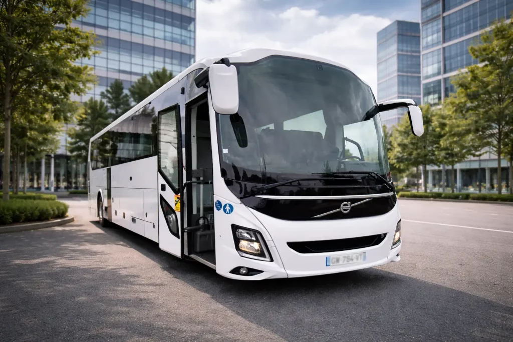 Autocar 59 places avec accès PMR à Paris – transport adapté avec chauffeur Île-de-France